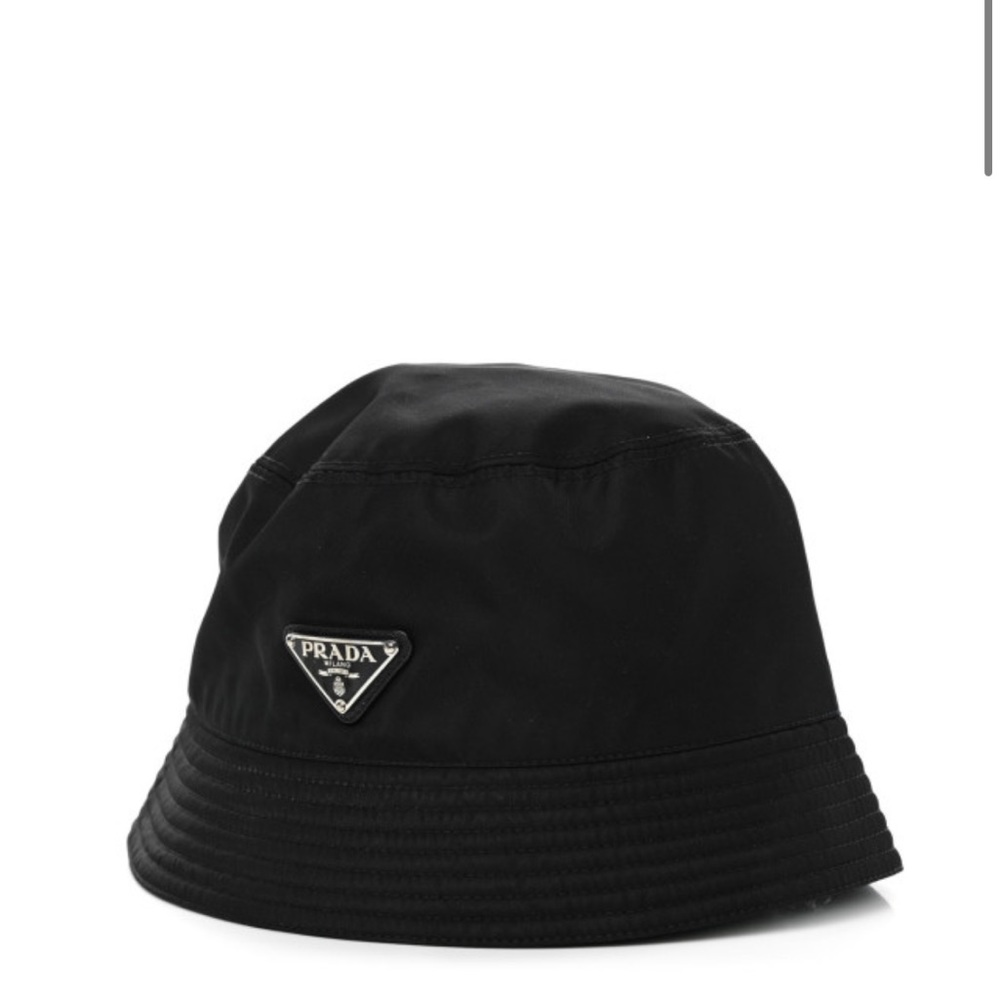 Prada logo-plaque bucket hat (Large)